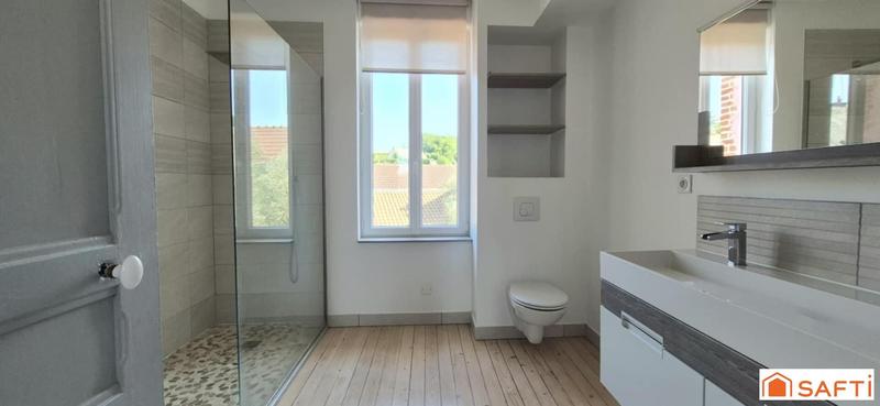 Maison - 275 m² - 11 pièces