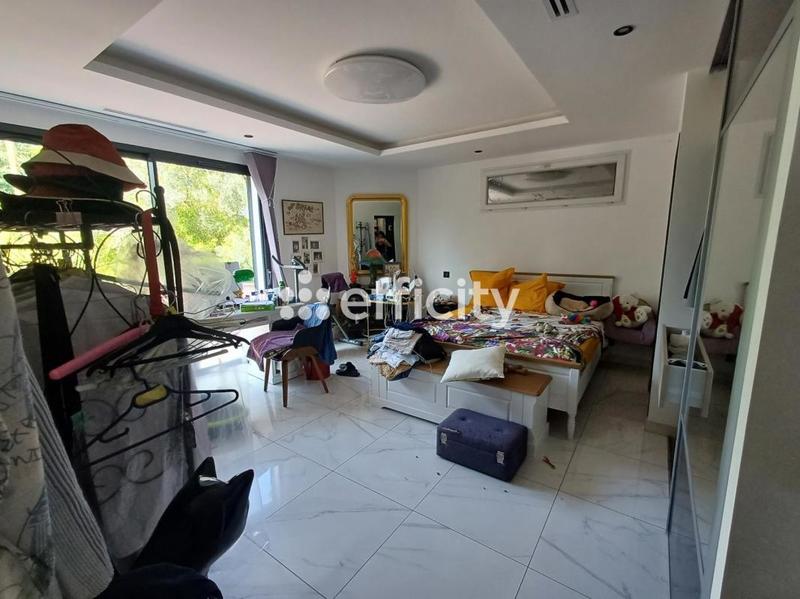 Maison - 197 m² - 4 pièces