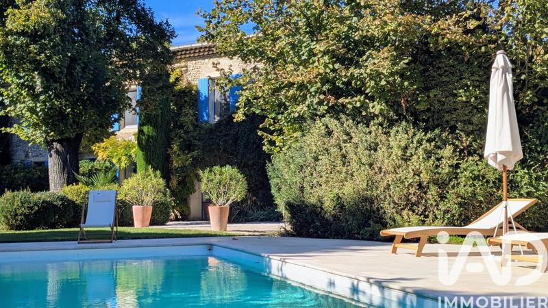 Maison - 305 m² - 8 pièces