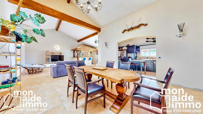 Maison - 249 m² - 7 pièces