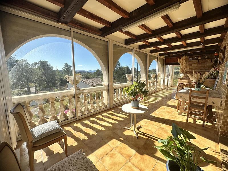 Villa - 206 m² - 6 pièces