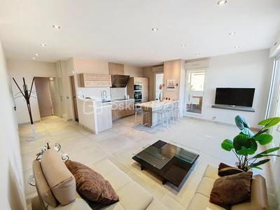 Appartement - 72 m² - 3 pièces