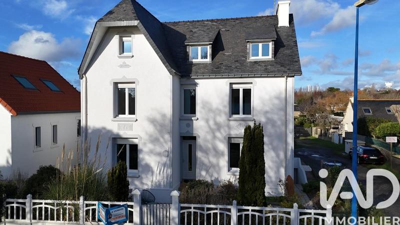 Maison - 185 m² - 12 pièces