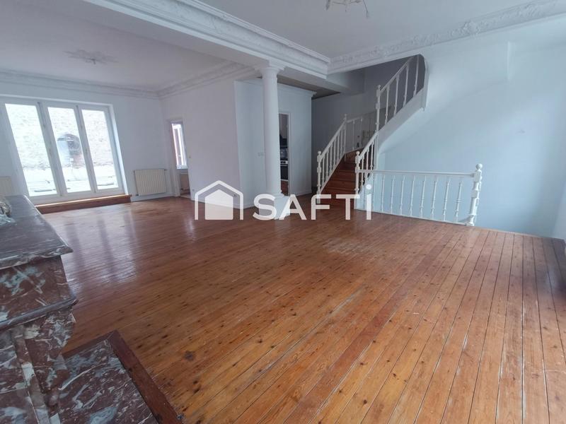 Maison - 227 m² - 8 pièces