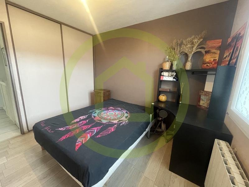 Maison - 94 m² - 6 pièces