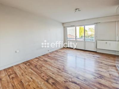 Studio - 37 m² - 1 pièce