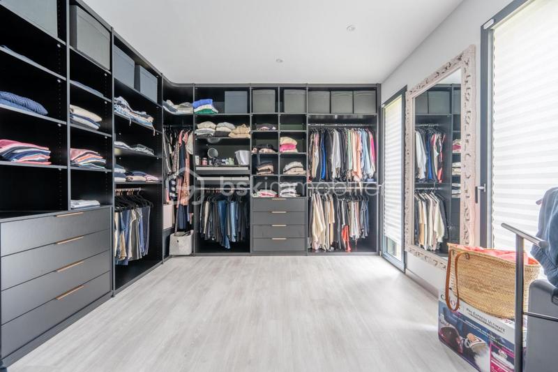 Maison - 293 m² - 8 pièces