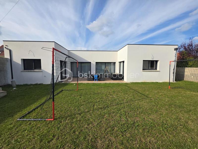 Maison - 240 m² - 6 pièces