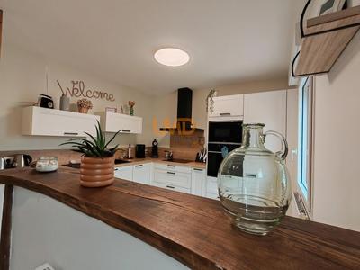 Maison - 144 m² - 7 pièces