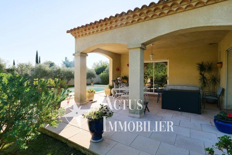 Maison - 209 m² - 6 pièces