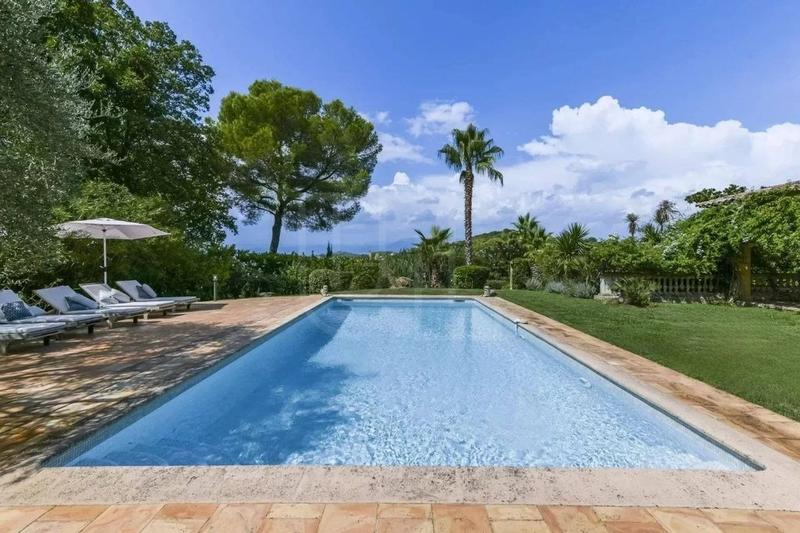 Villa - 282 m² - 6 pièces