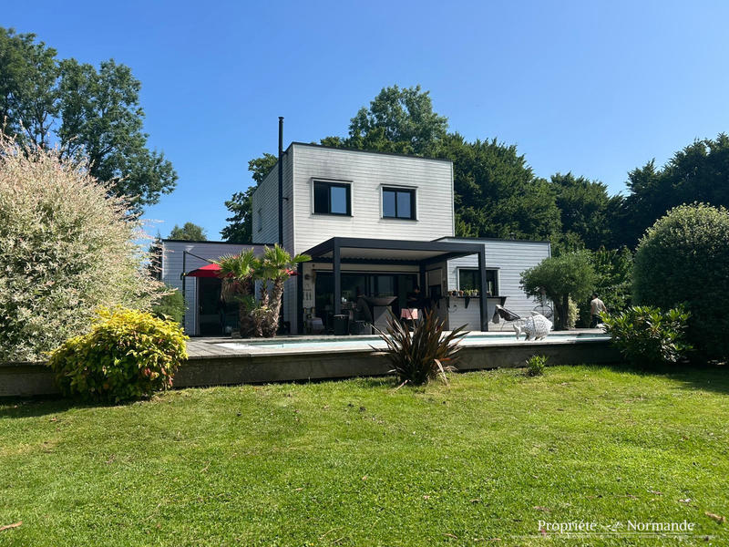 Villa - 168 m² - 6 pièces