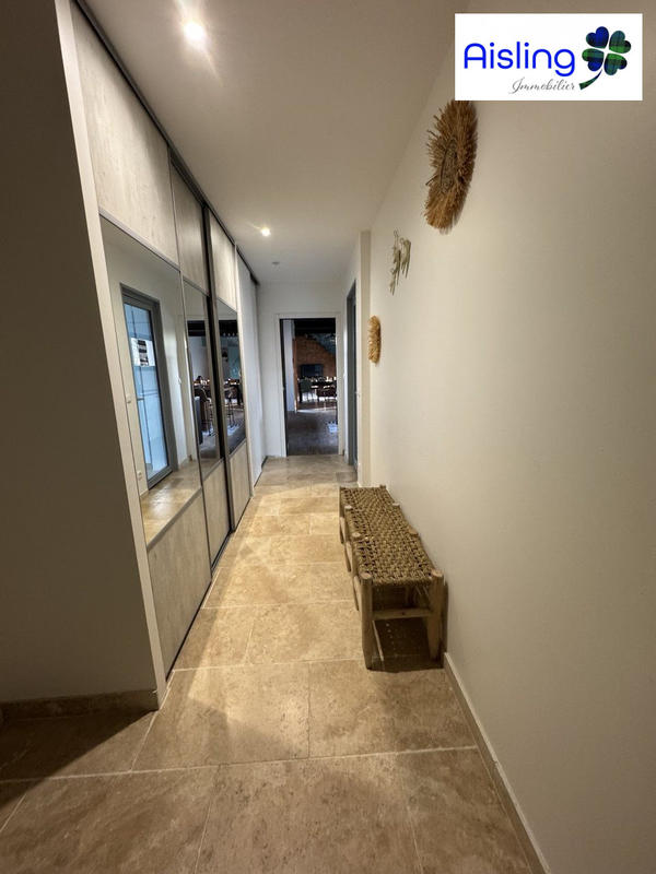 Maison contemporaine - 282 m² - 6 pièces