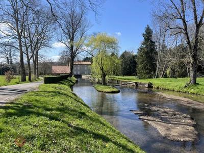 Propriété - 227 m² - 7 pièces