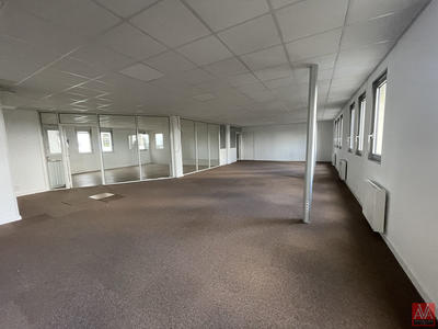 Bureau - 188 m² - 3 pièces