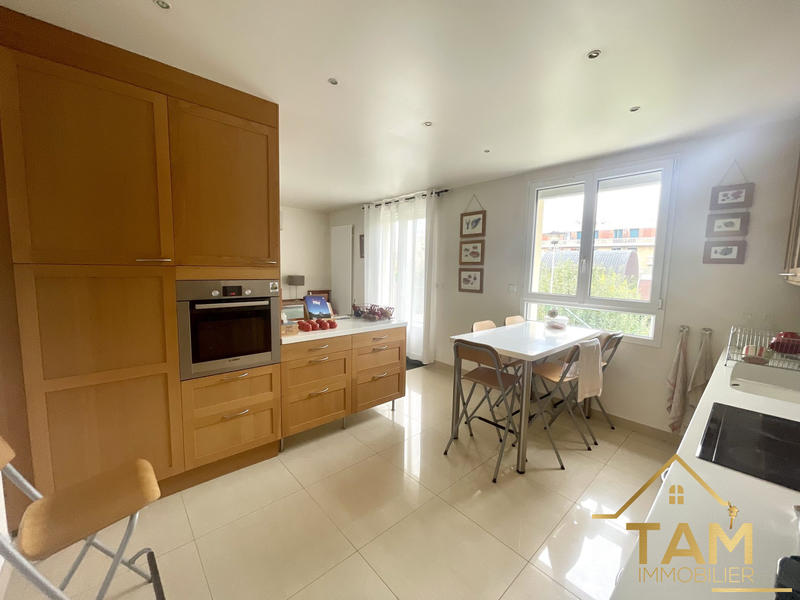 Maison - 186 m² - 10 pièces