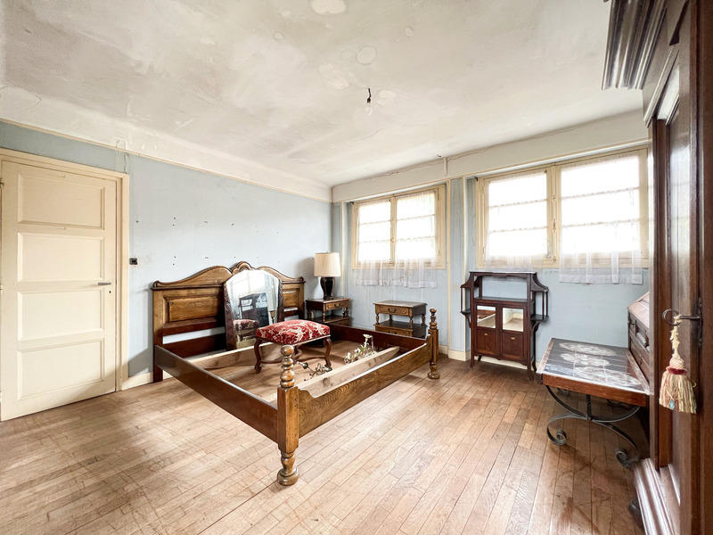 Propriété - 300 m² - 13 pièces