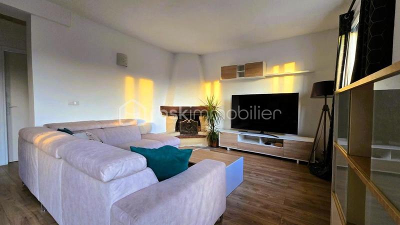 Maison - 140 m² - 8 pièces