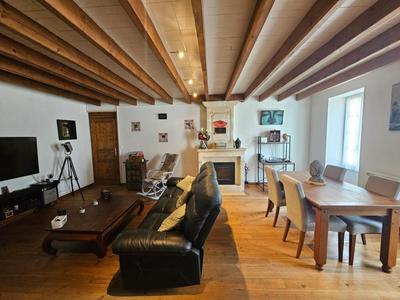 Maison - 202 m² - 6 pièces