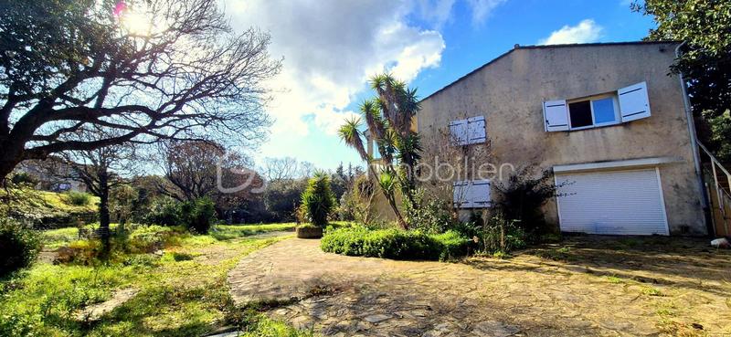 Propriété - 356 m² - 8 pièces