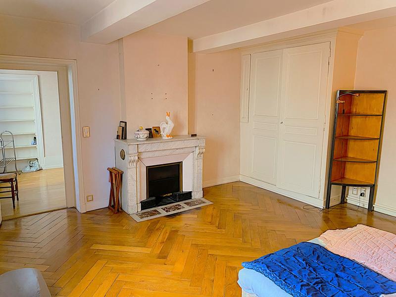 Appartement - 213 m² - 7 pièces