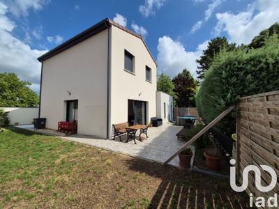 Maison - 99 m² - 5 pièces