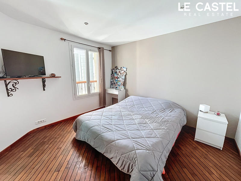 Maison - 212 m² - 9 pièces