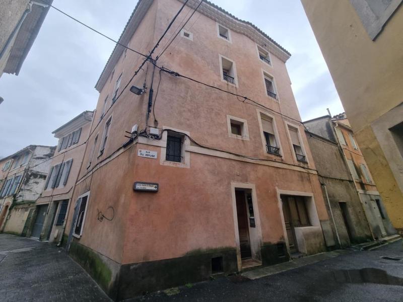 Immeuble - 7 m² - 12 pièces