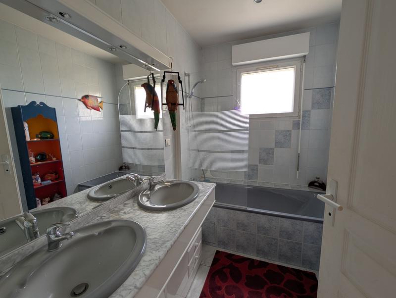 Maison - 184 m² - 6 pièces