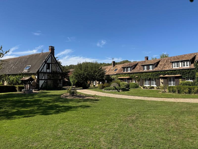 Maison ancienne - 303 m² - 8 pièces