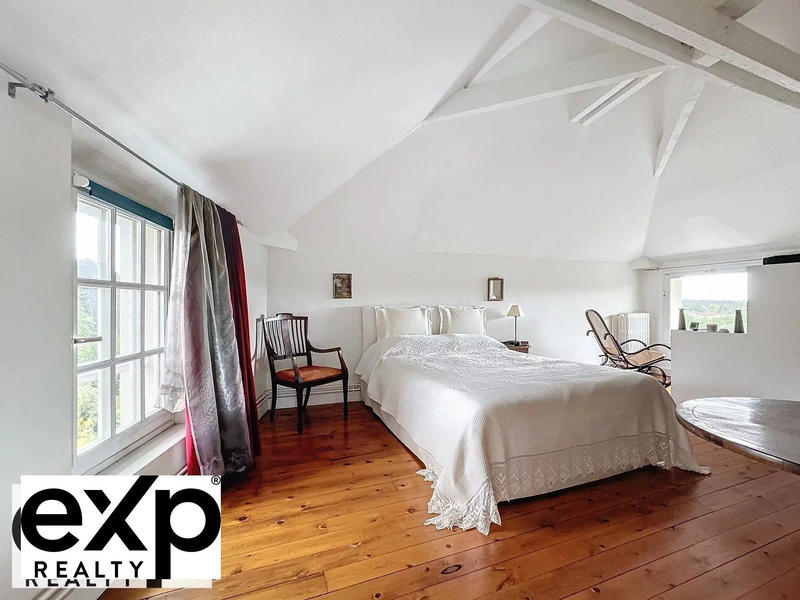 Maison - 195 m² - 6 pièces