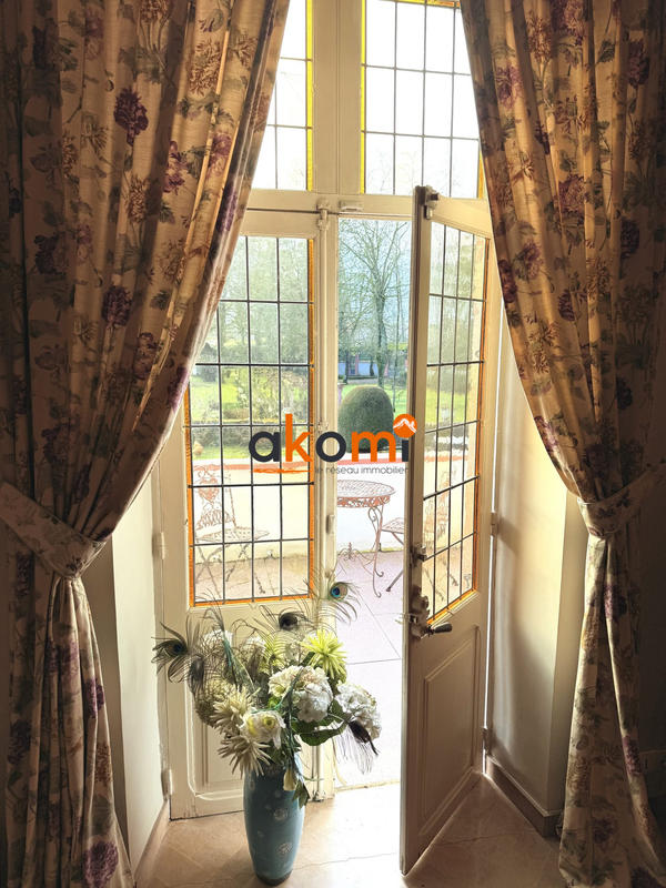 Maison - 430 m² - 8 pièces