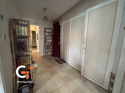 Appartement - 82 m² - 4 pièces