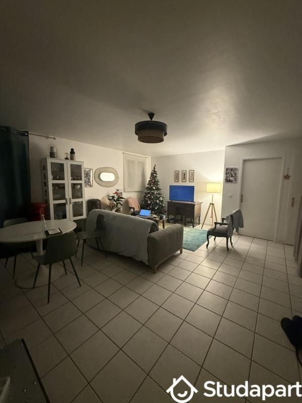 Chambre - 12 m² - 1 pièce