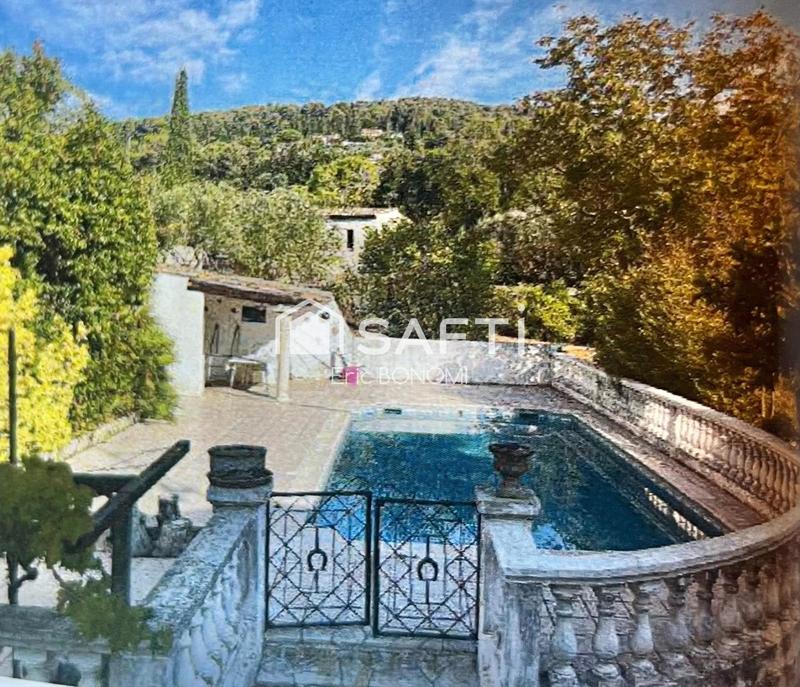 Maison - 187 m² - 9 pièces