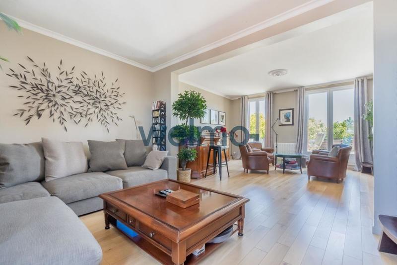 Penthouse - 140 m² - 6 pièces