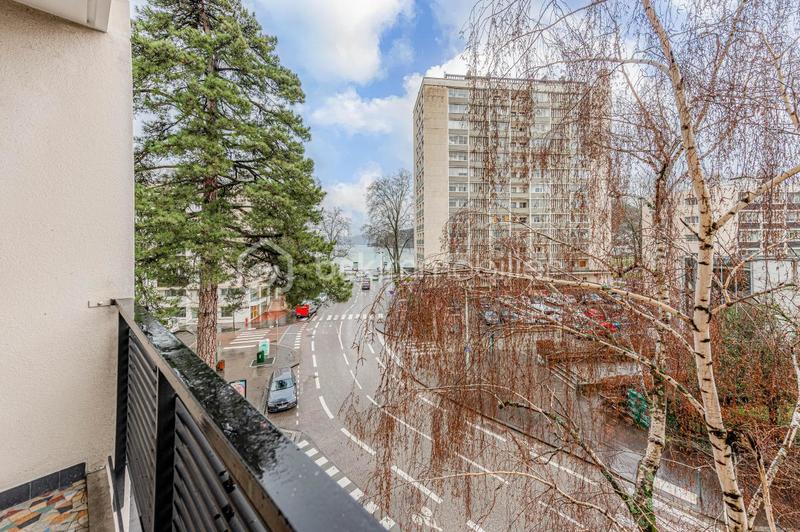 Appartement - 100 m² - 3 pièces