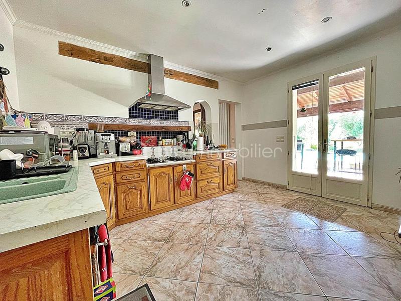 Maison traditionnelle - 270 m² - 7 pièces