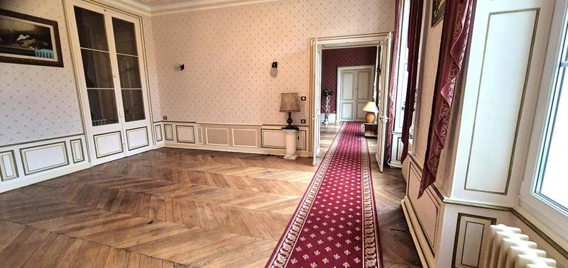 Château - 415 m² - 14 pièces