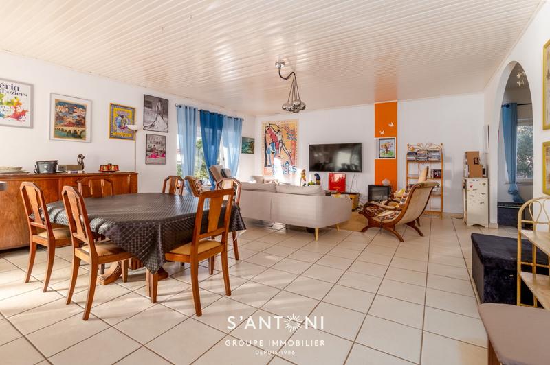 Maison - 210 m² - 8 pièces