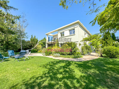 Maison - 196 m² - 6 pièces