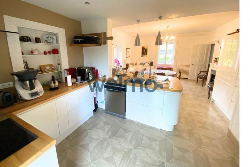 Maison en pierre - 285 m² - 12 pièces