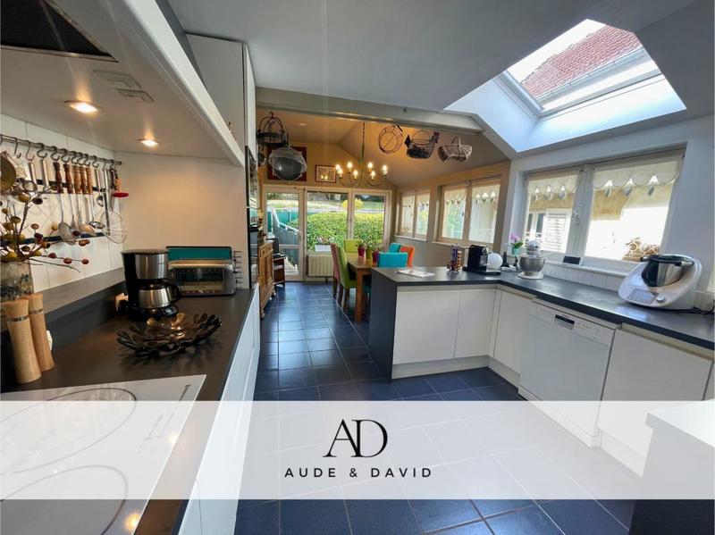 Maison - 229 m² - 10 pièces