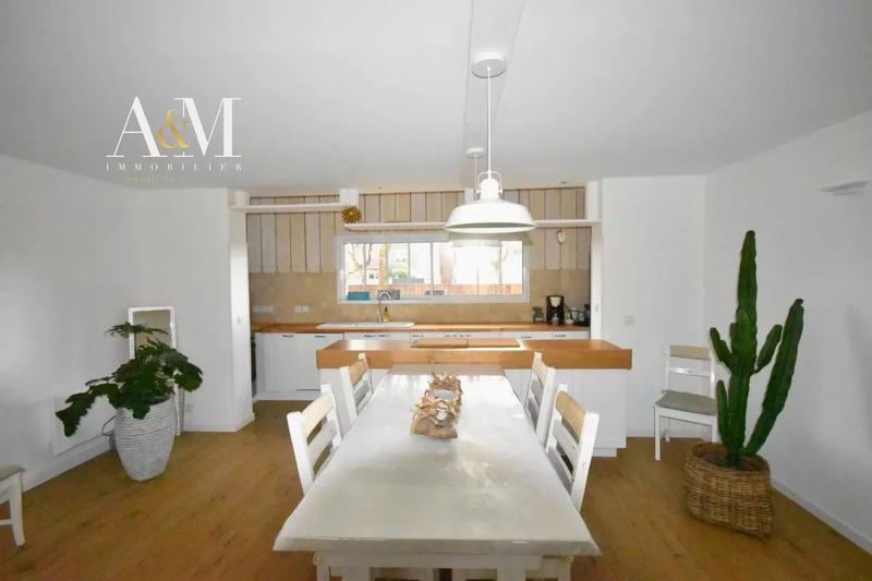 Maison - 128 m² - 7 pièces