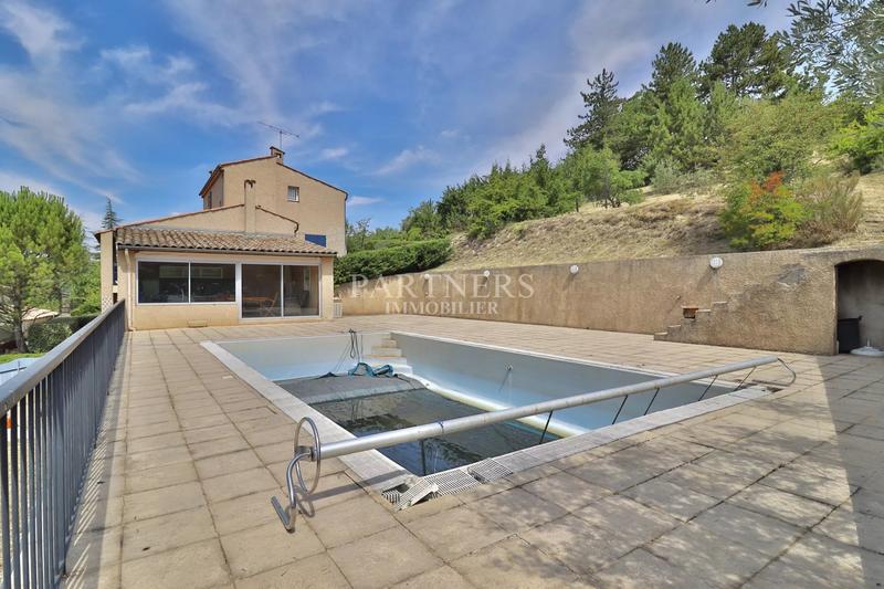 Maison - 178 m² - 7 pièces