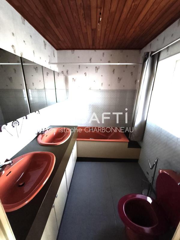 Maison - 195 m² - 6 pièces