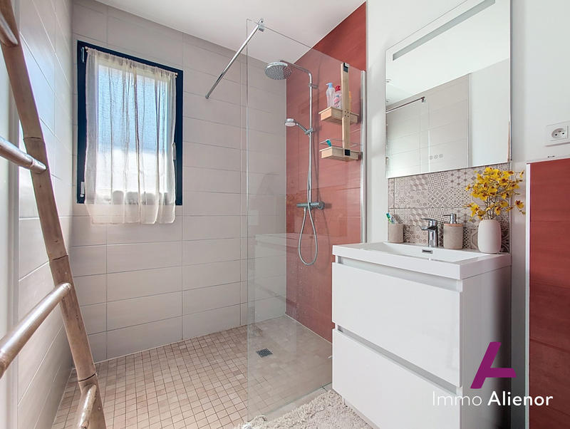 Maison - 105 m² - 4 pièces