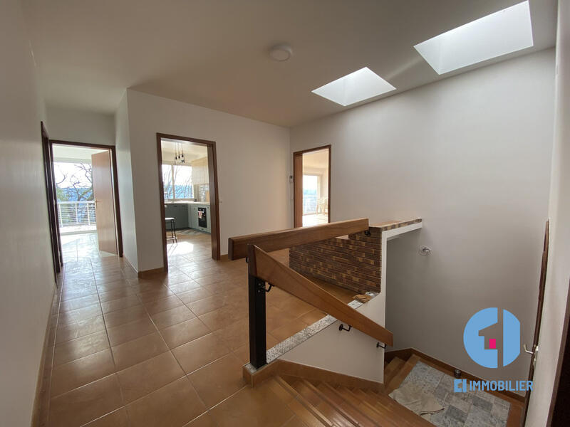 Maison - 188 m² - 7 pièces