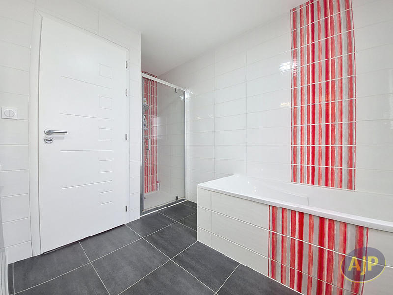 Maison - 142 m² - 6 pièces