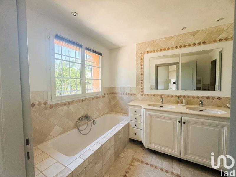 Maison - 185 m² - 5 pièces